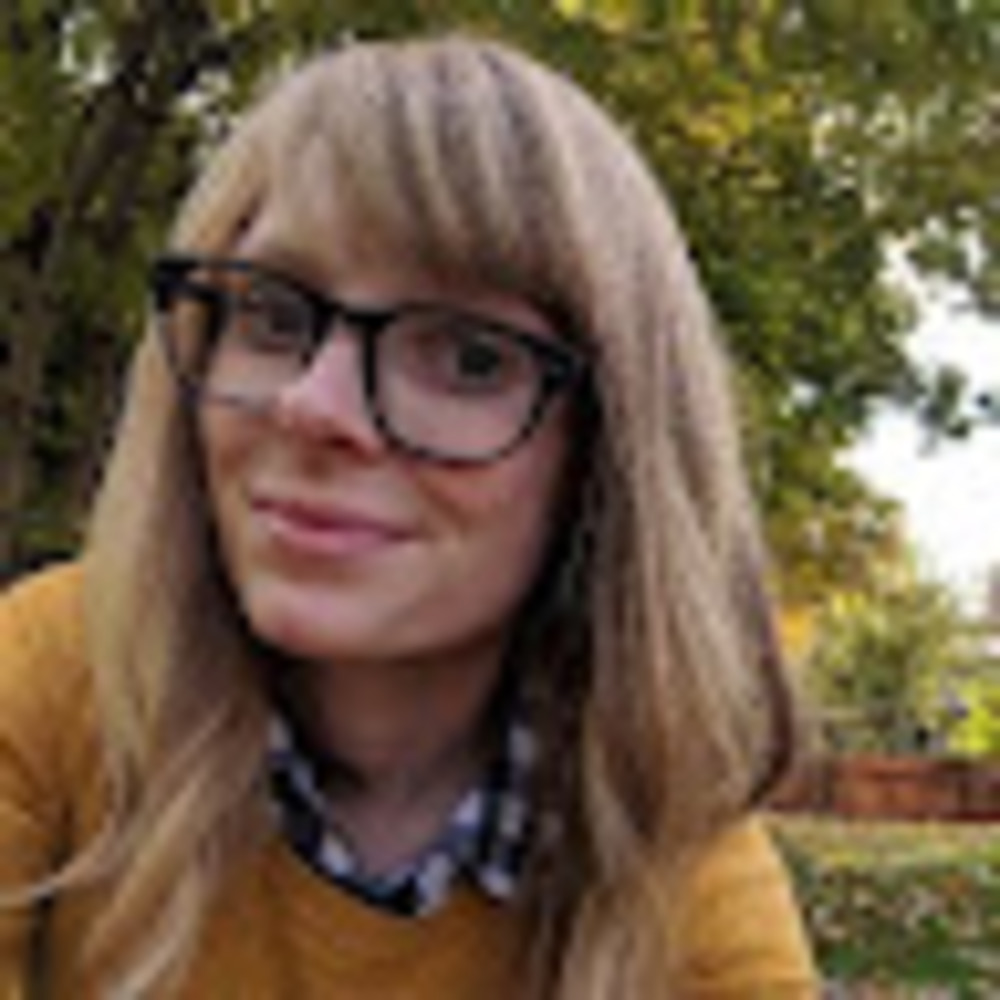 Meet your Posher, Hilary